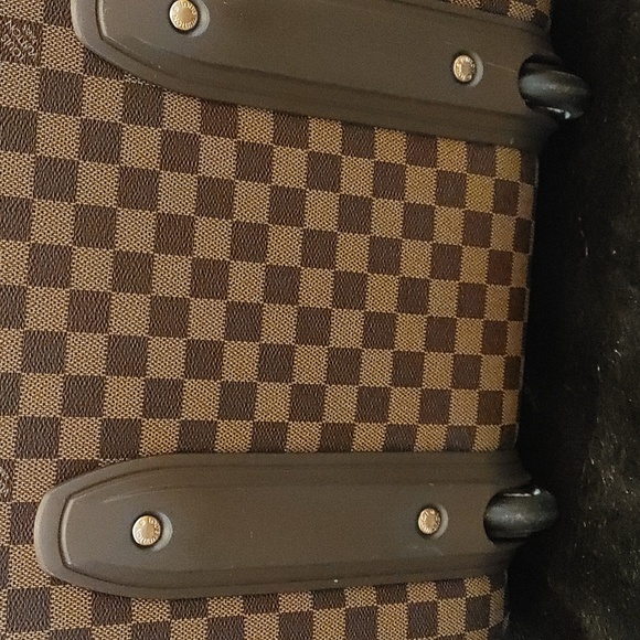 Lv carry on luggage - Picture 6 of 14